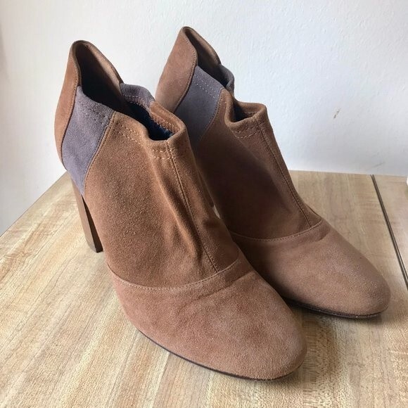AQUATALIA Suede Leather Ankle Boots Vlada Tan Gray Booties Stacked Heel Italy - Picture 1 of 9